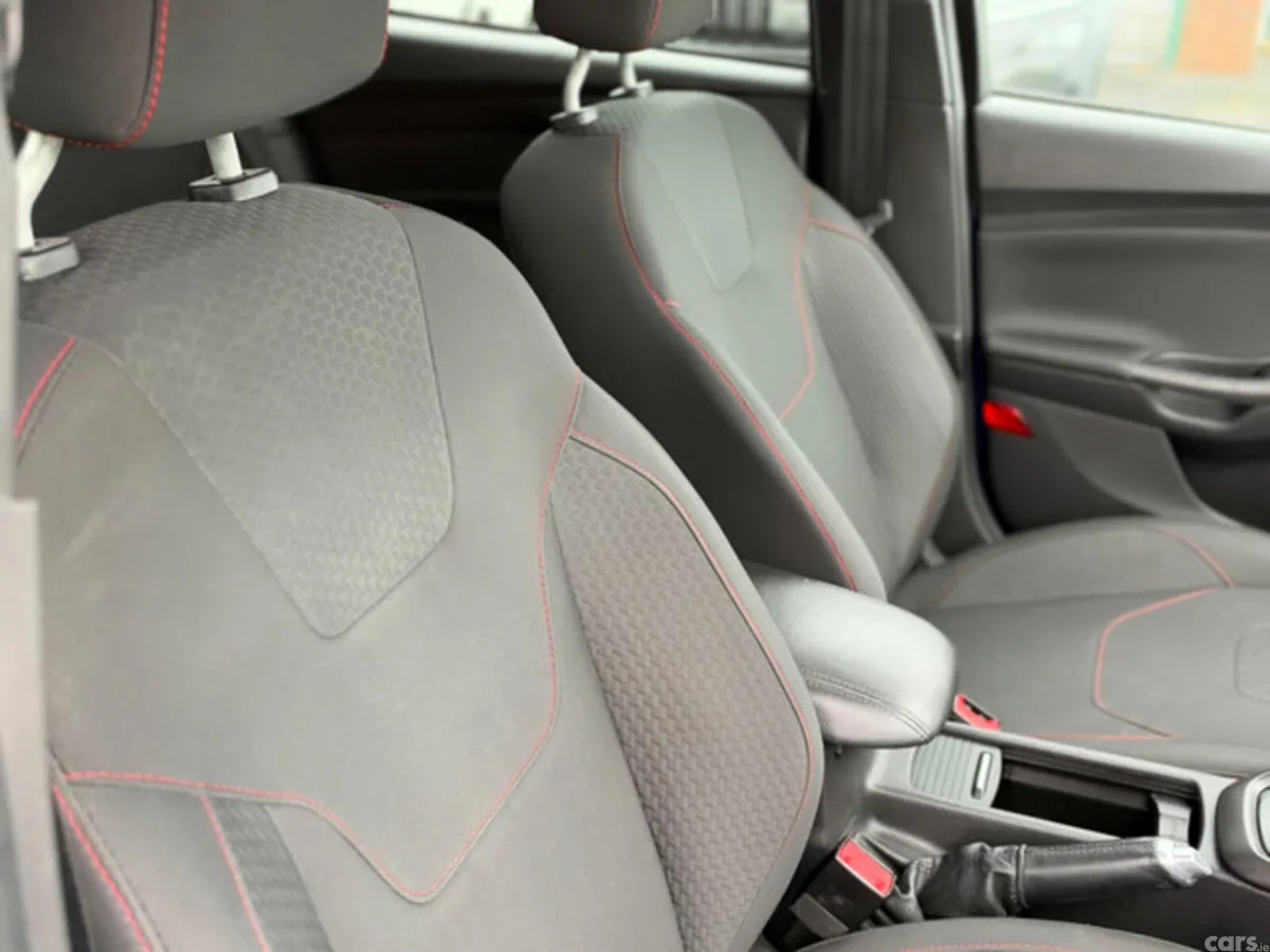 Ford Focus Hatchback, Diesel, 2017, Blue