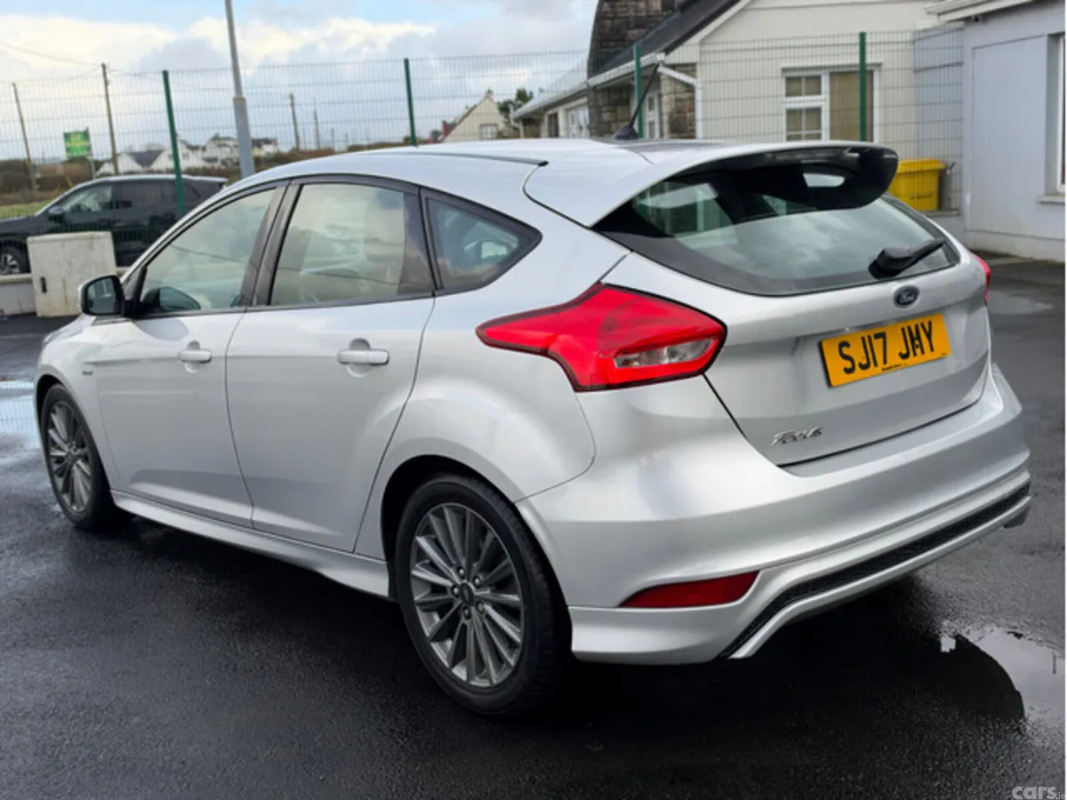 Ford Focus Hatchback, Diesel, 2017, Silver