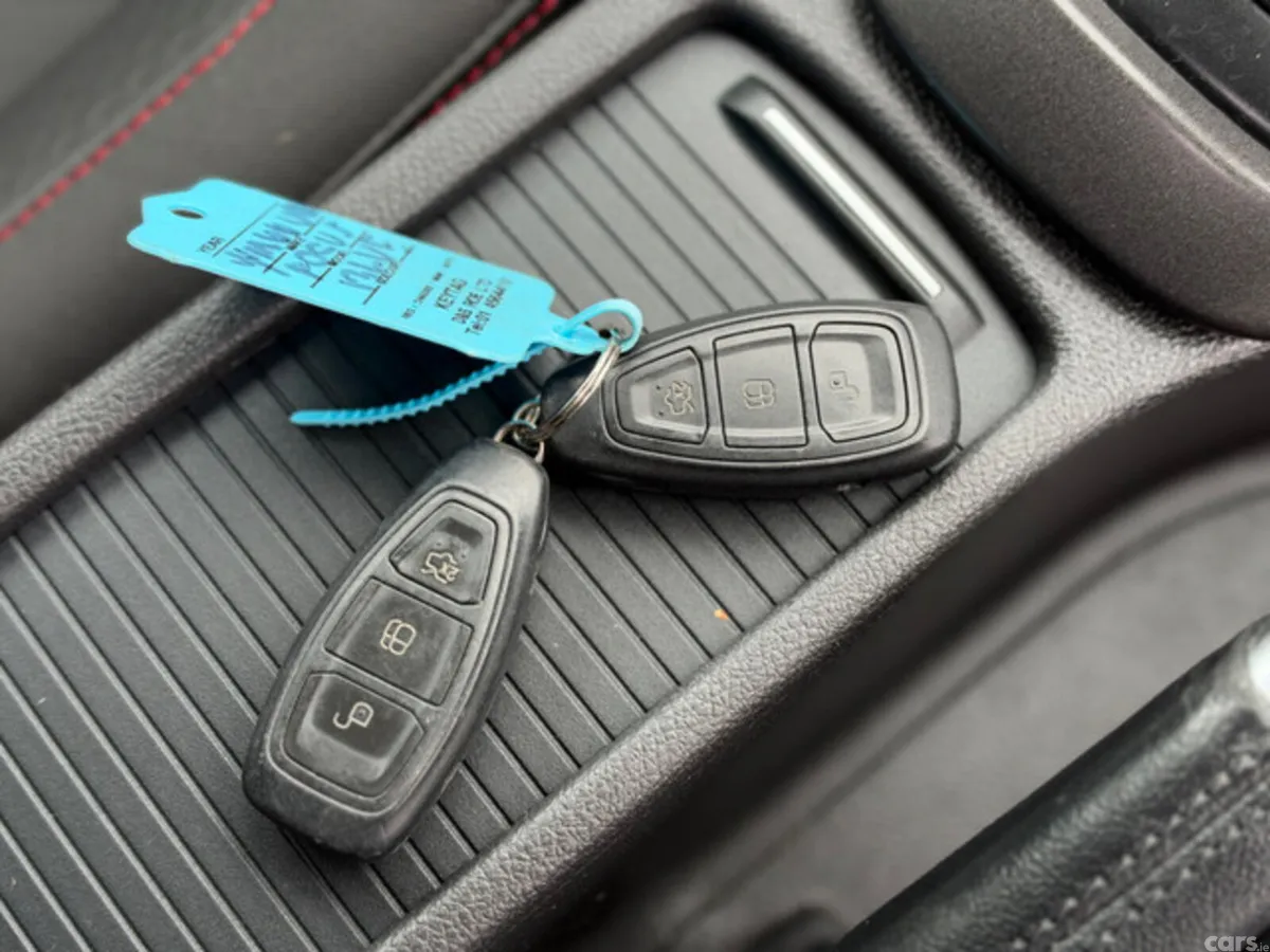Ford Focus Hatchback, Diesel, 2017, Blue