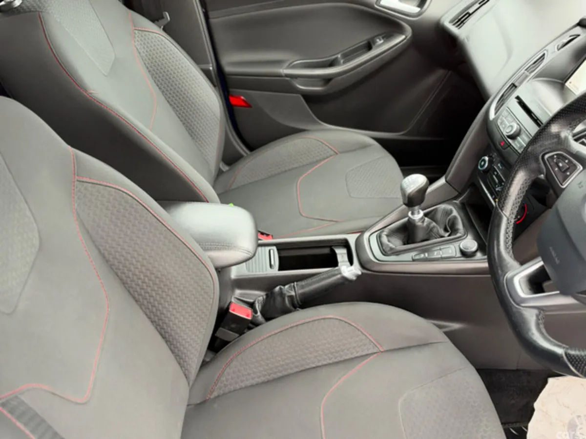 Ford Focus Hatchback, Diesel, 2017, Blue
