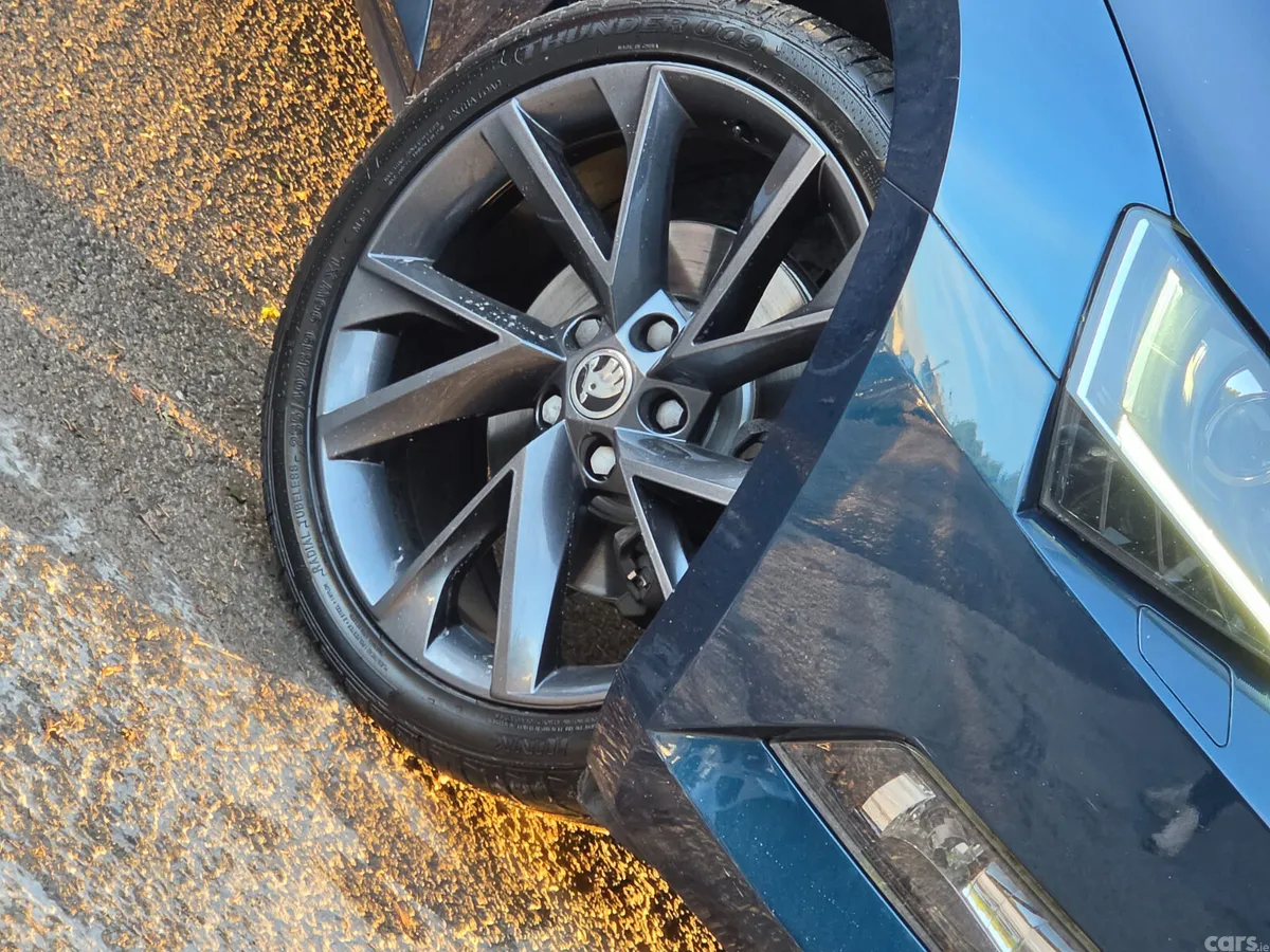 Skoda Superb Estate, Diesel, 2018, Blue