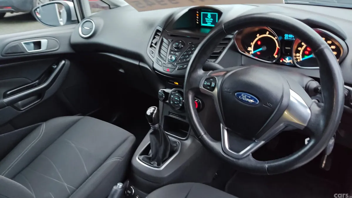Ford Fiesta Hatchback, Diesel, 2015, Silver