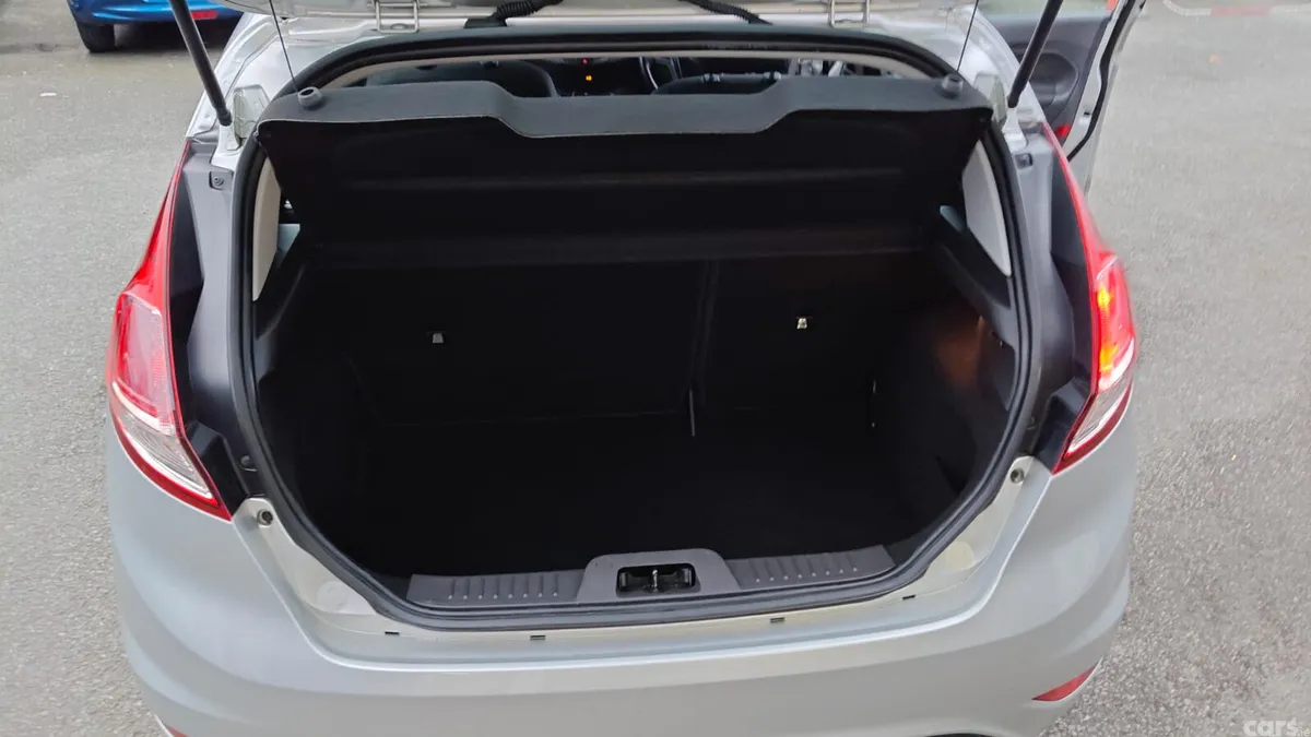 Ford Fiesta Hatchback, Diesel, 2015, Silver