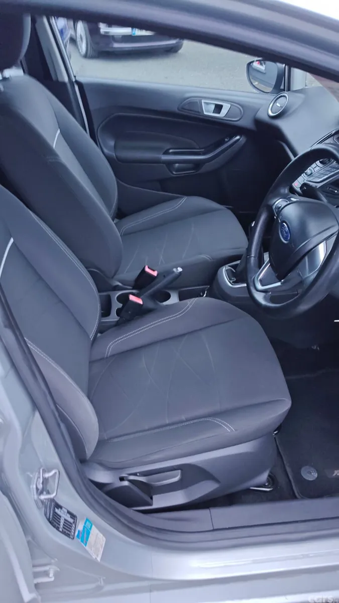 Ford Fiesta Hatchback, Diesel, 2015, Silver