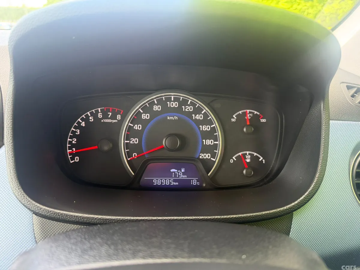 Hyundai i10 Hatchback, Petrol, 2017, White