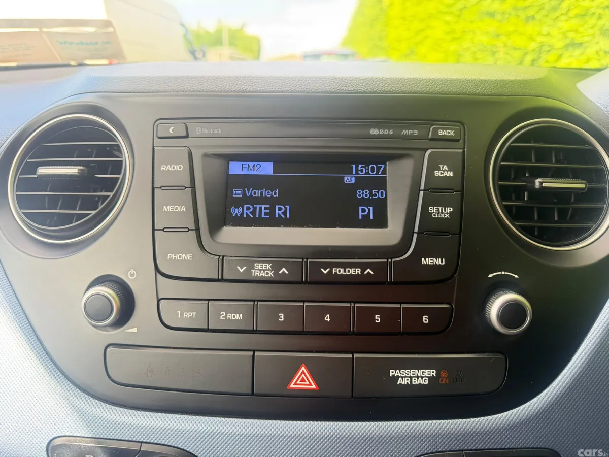 Hyundai i10 Hatchback, Petrol, 2017, White