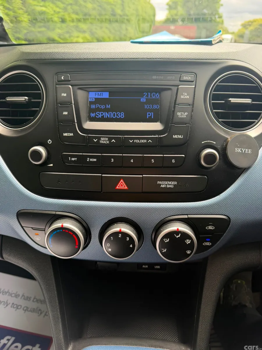 Hyundai i10 Hatchback, Petrol, 2019, White