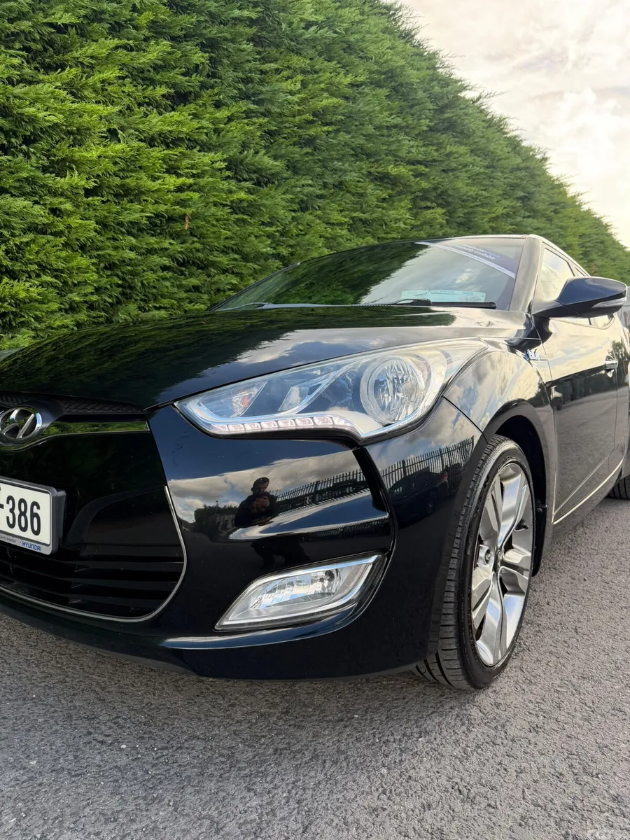 Hyundai Veloster Hatchback, Petrol, 2014, Black