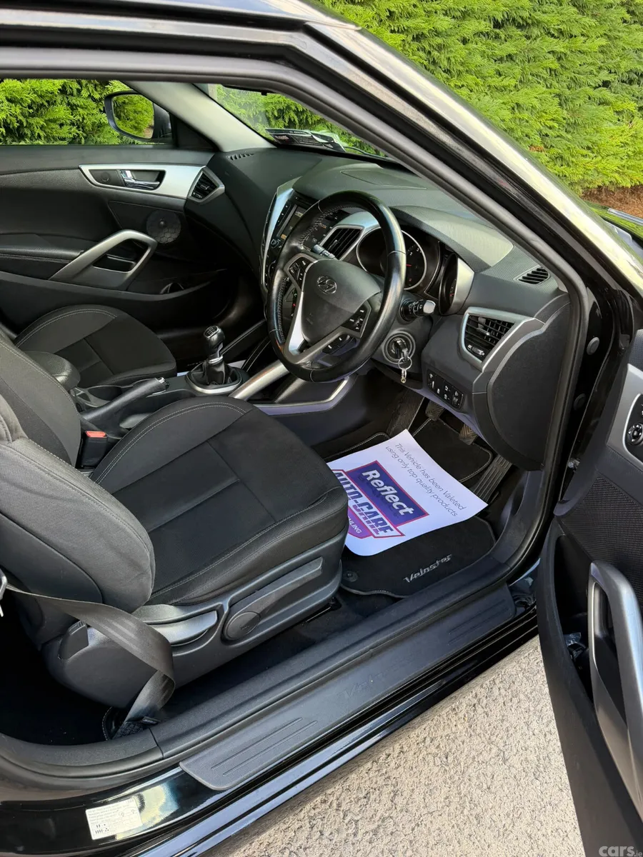 Hyundai Veloster Hatchback, Petrol, 2014, Black