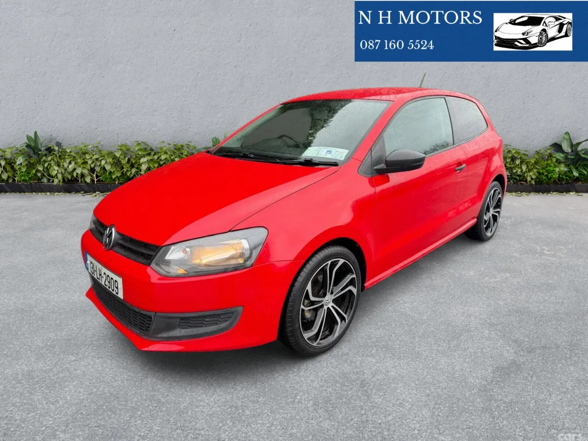 Volkswagen Polo Hatchback, Petrol, 2013, Red