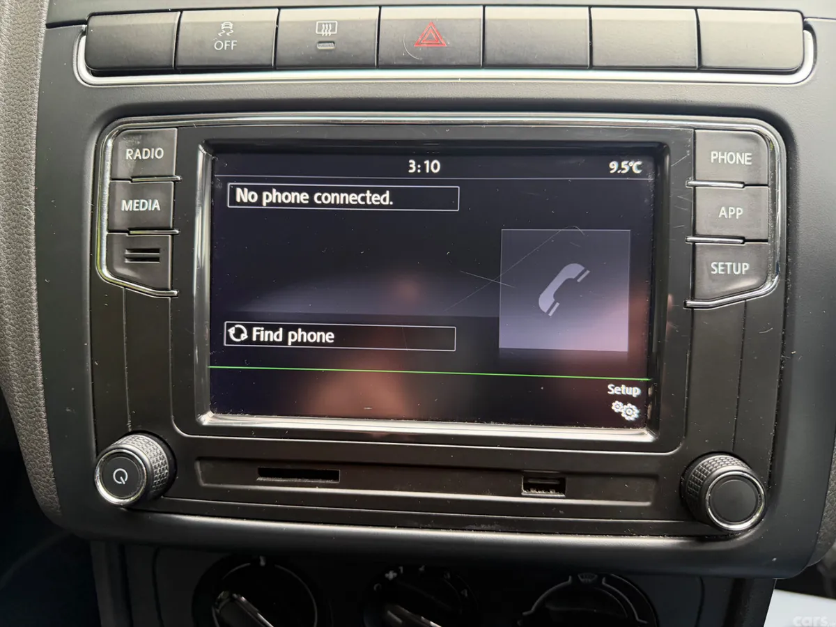 Volkswagen Polo Hatchback, Petrol, 2013, Red