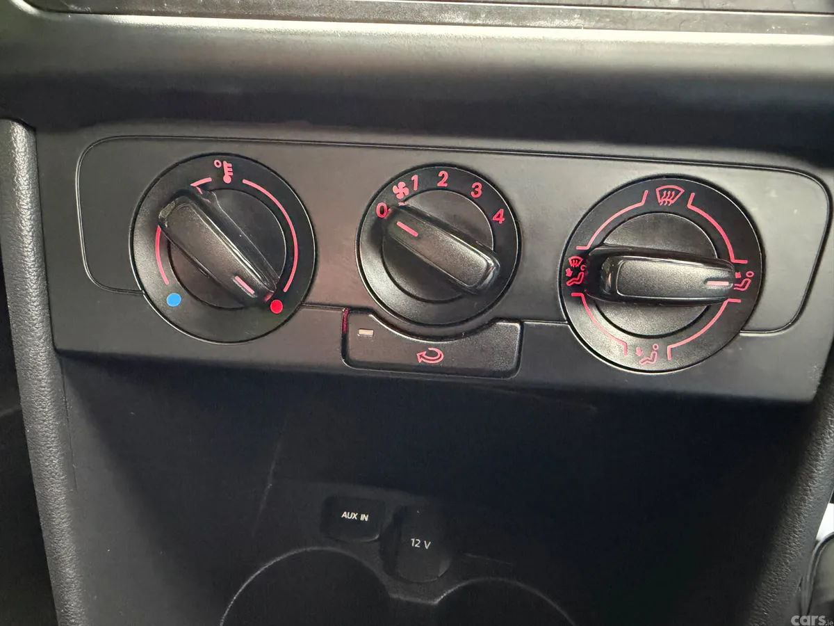 Volkswagen Polo Hatchback, Petrol, 2013, Red