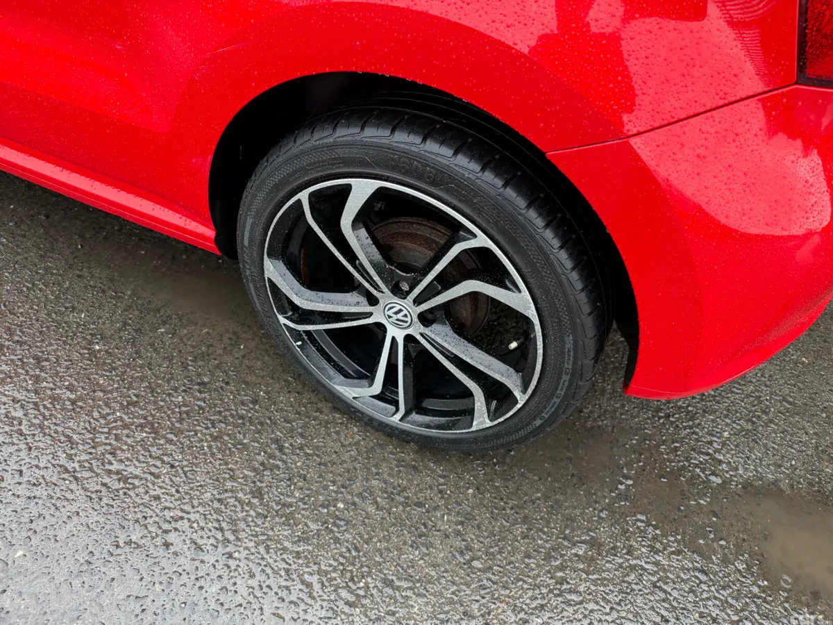 Volkswagen Polo Hatchback, Petrol, 2013, Red