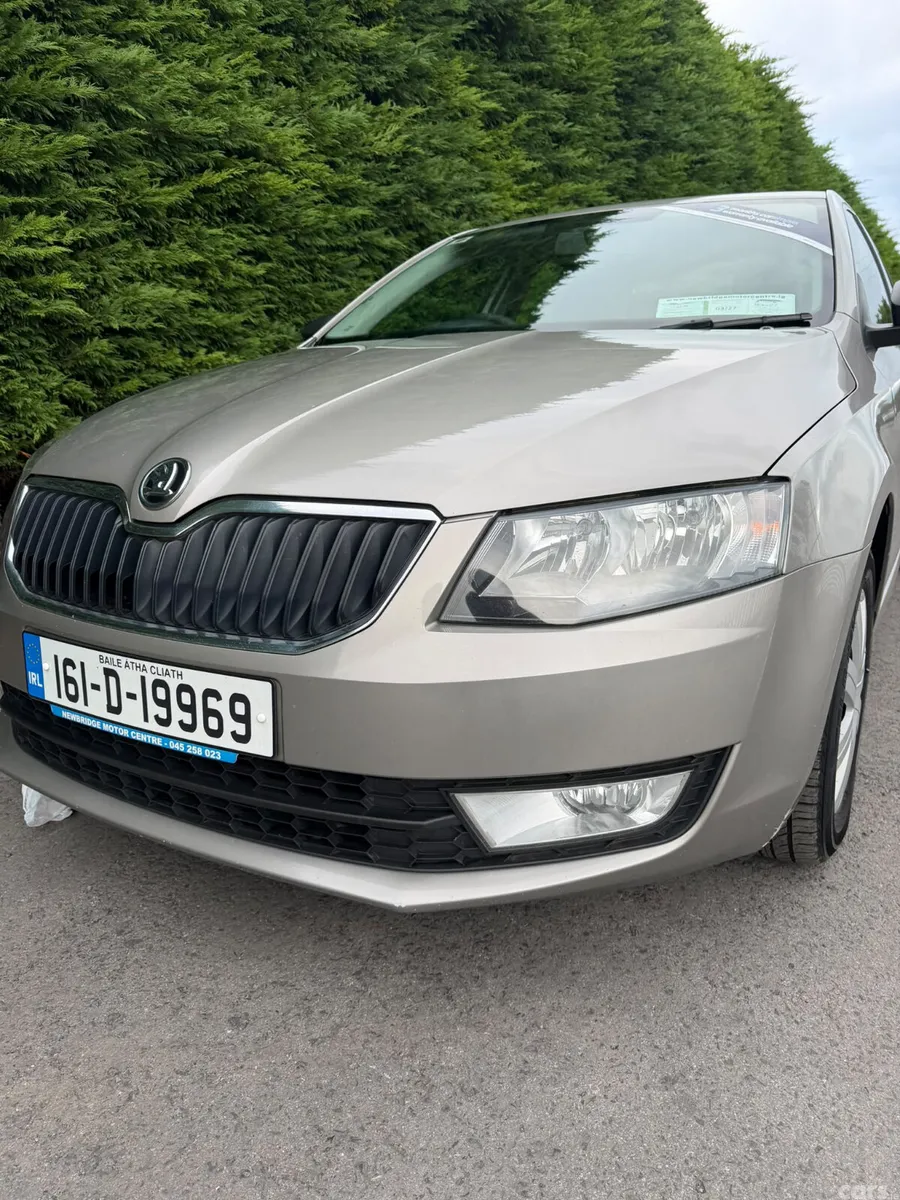 Skoda Octavia Saloon, Petrol, 2016, Beige