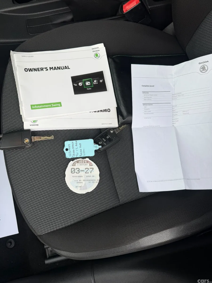 Skoda Octavia Saloon, Petrol, 2016, Beige