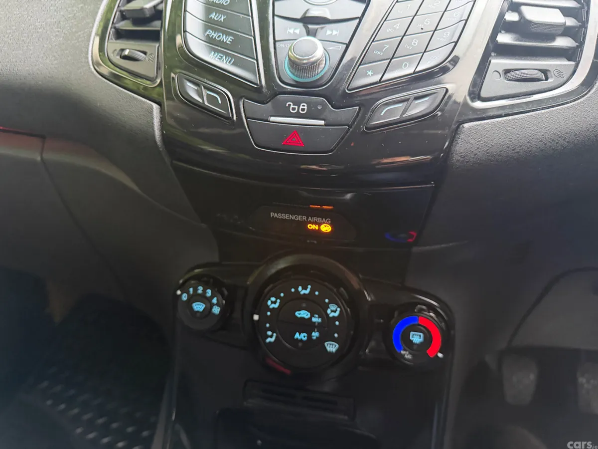 Ford Fiesta Hatchback, Petrol, 2015, Blue