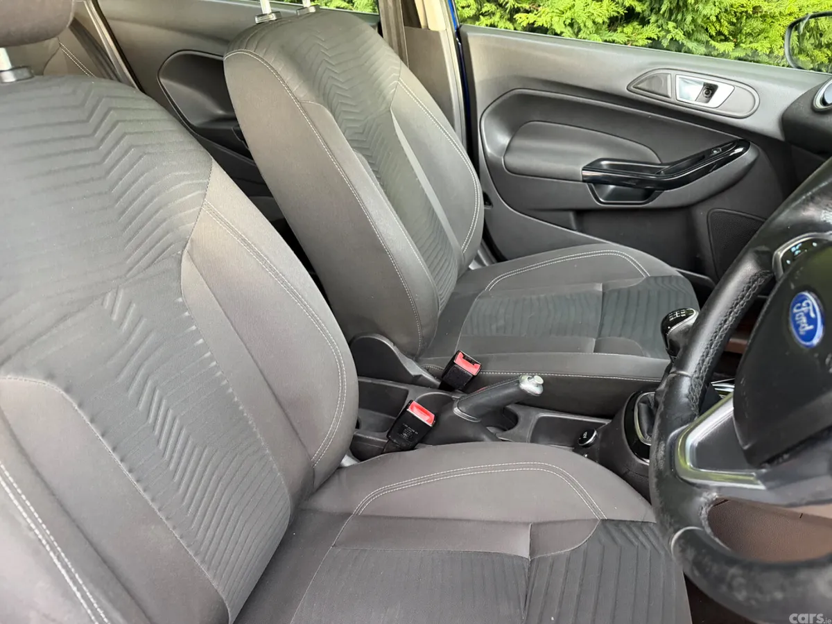 Ford Fiesta Hatchback, Petrol, 2015, Blue