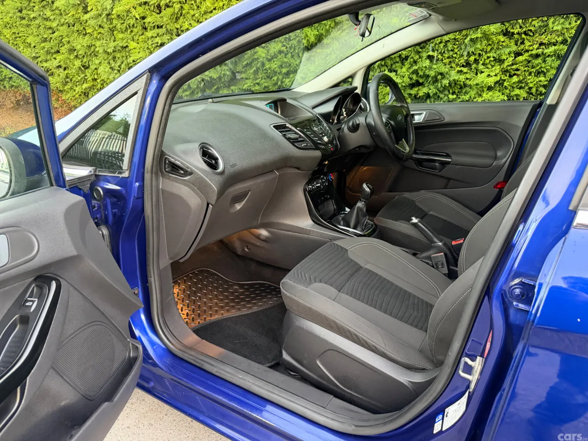 Ford Fiesta Hatchback, Petrol, 2015, Blue