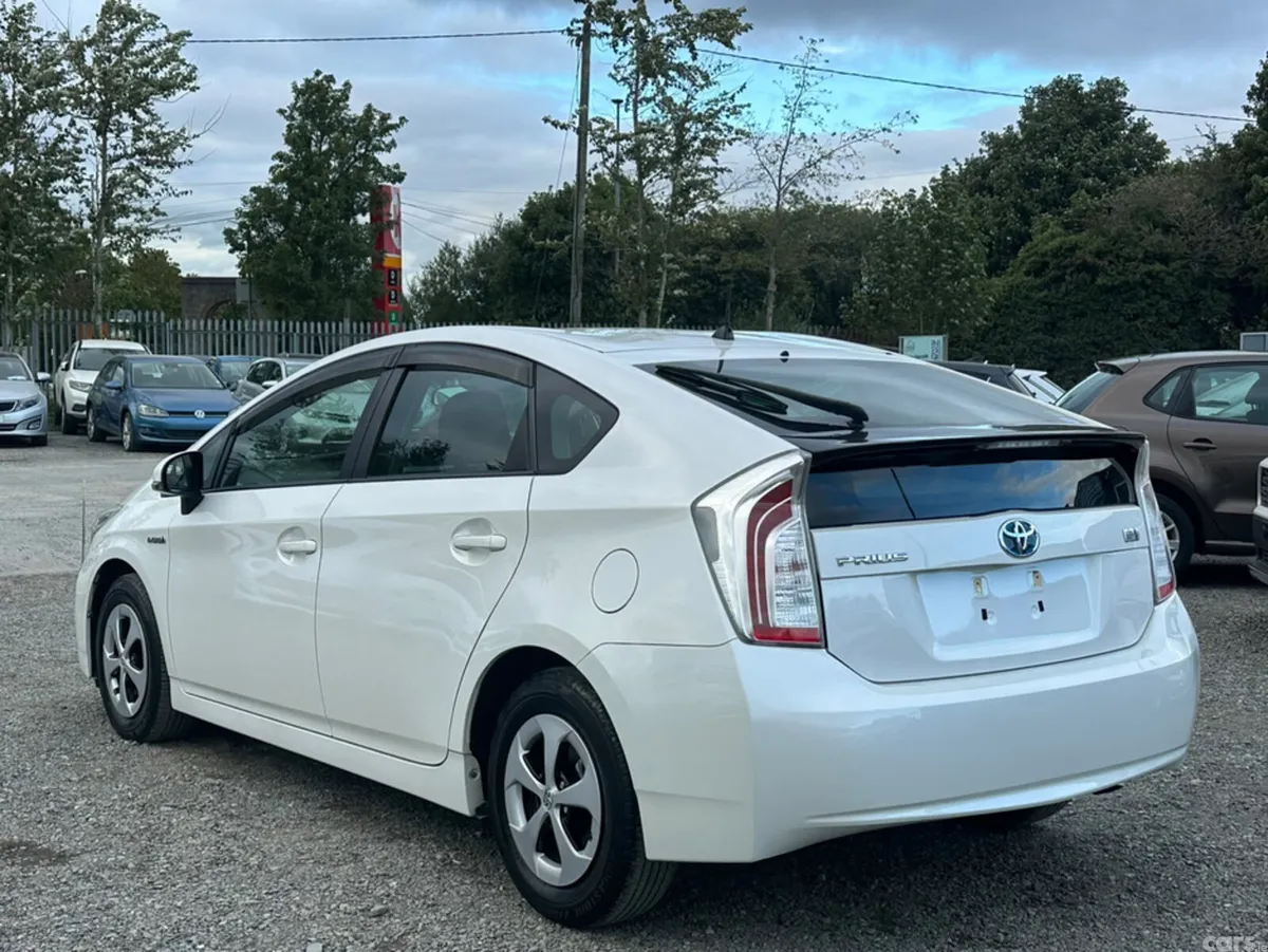Toyota Prius Hatchback, Petrol Hybrid, 2013, White