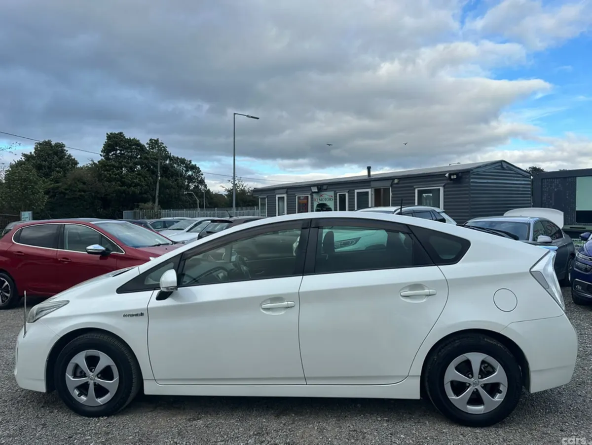 Toyota Prius Hatchback, Petrol Hybrid, 2013, White