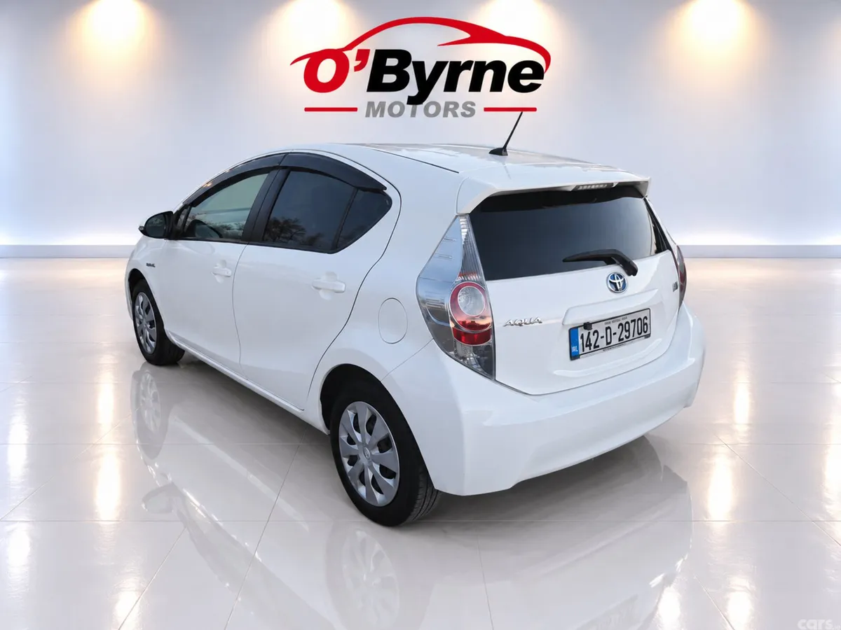 Toyota Aqua Hatchback, Petrol Hybrid, 2014, White
