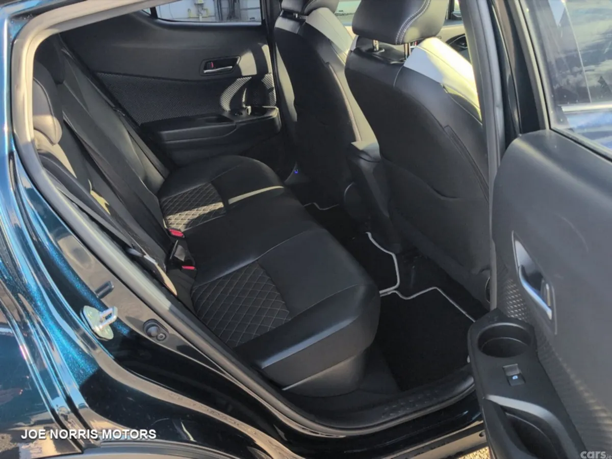 Toyota C-HR SUV, Petrol Hybrid, 2019, Blue