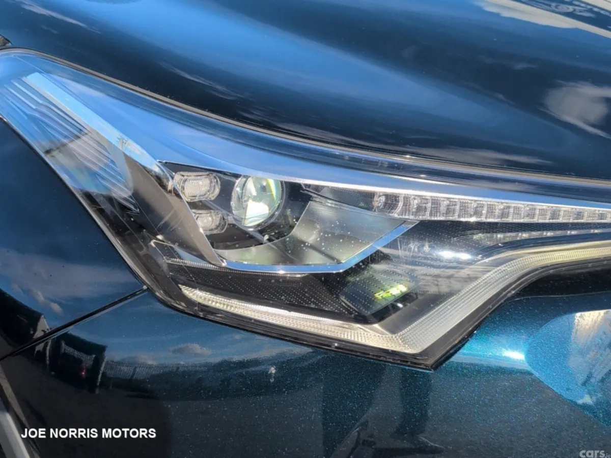 Toyota C-HR SUV, Petrol Hybrid, 2019, Blue
