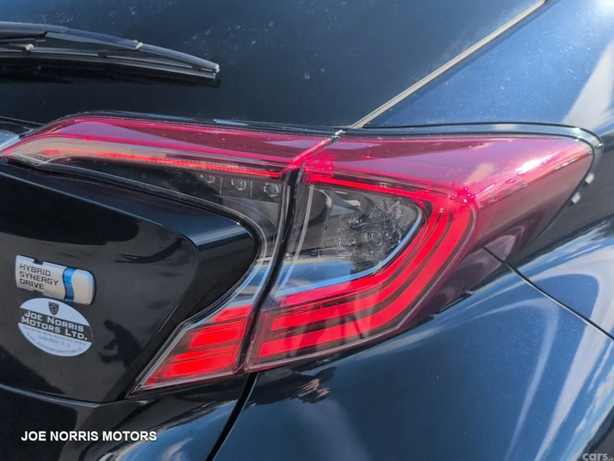 Toyota C-HR SUV, Petrol Hybrid, 2019, Blue