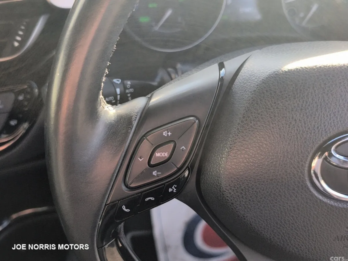 Toyota C-HR SUV, Petrol Hybrid, 2019, Blue