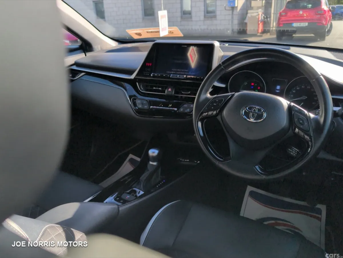 Toyota C-HR SUV, Petrol Hybrid, 2019, Blue