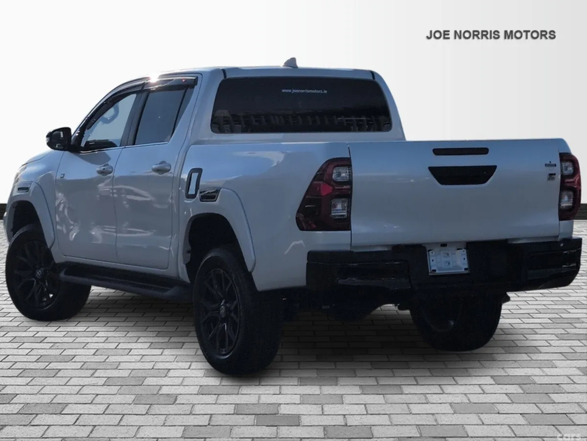 Toyota Hilux Pick Up, Diesel, 2024, White