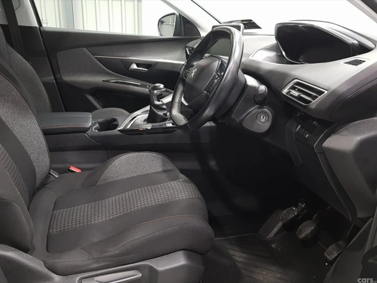 Peugeot 3008 MPV, Diesel, 2019, Grey