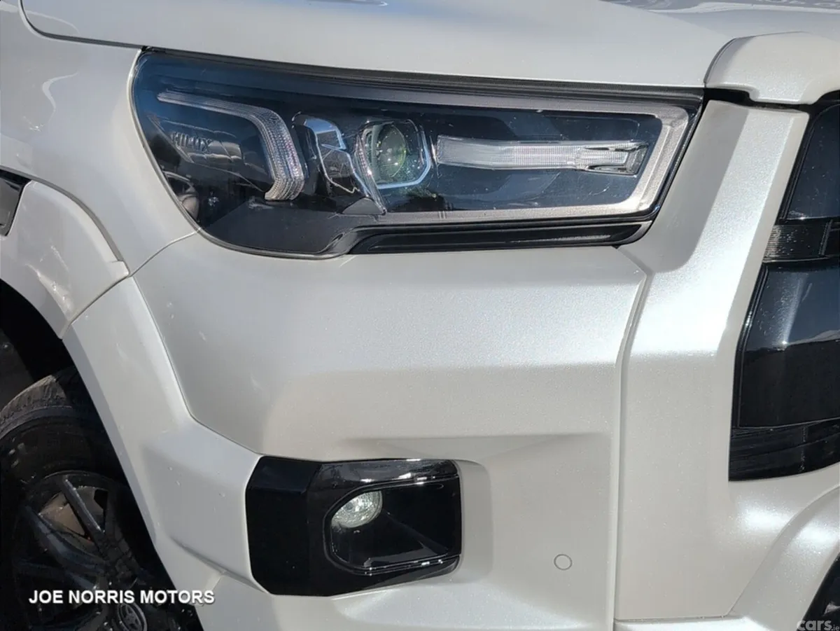 Toyota Hilux Pick Up, Diesel, 2024, White