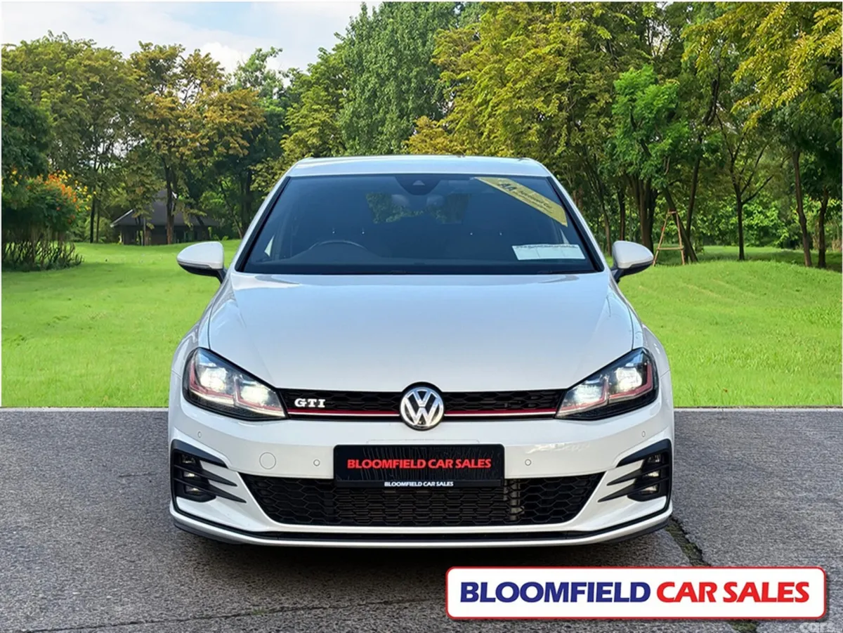 Volkswagen Golf Hatchback, Petrol, 2017, White
