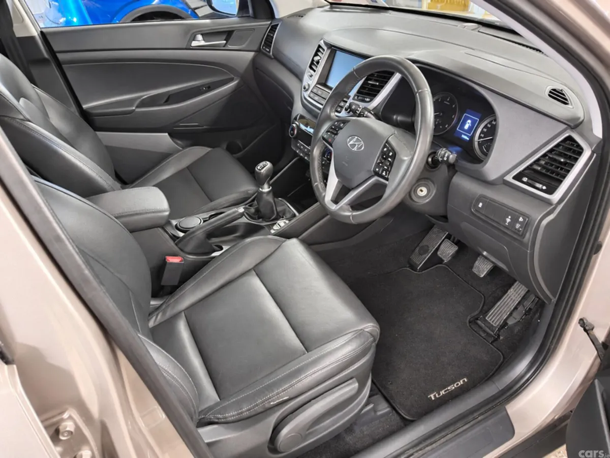 Hyundai Tucson SUV, Diesel, 2016, Silver