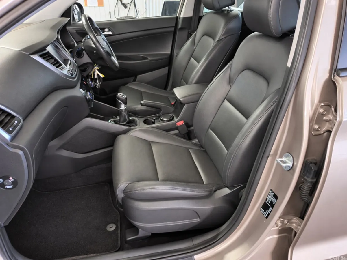 Hyundai Tucson SUV, Diesel, 2016, Silver