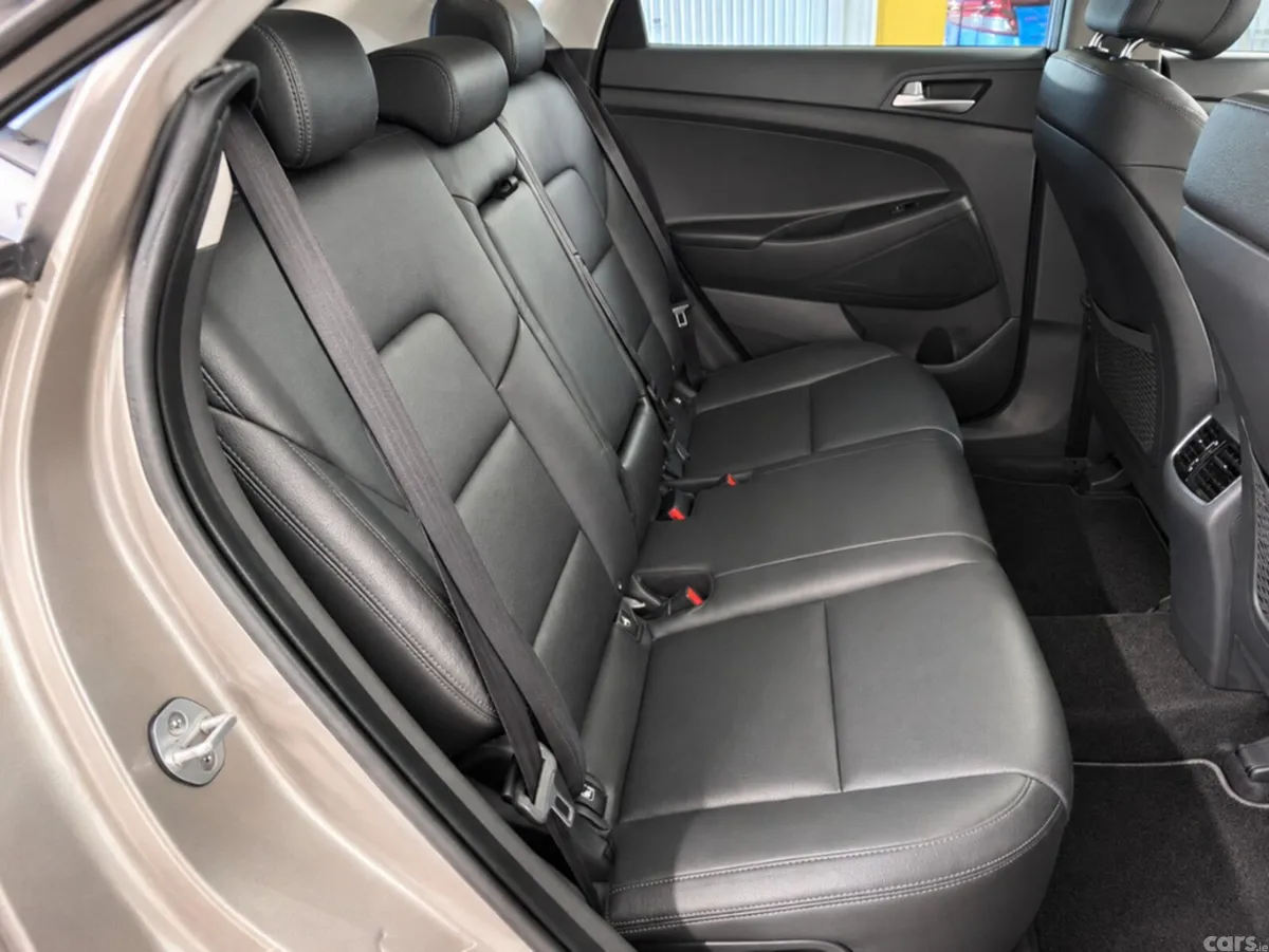 Hyundai Tucson SUV, Diesel, 2016, Silver