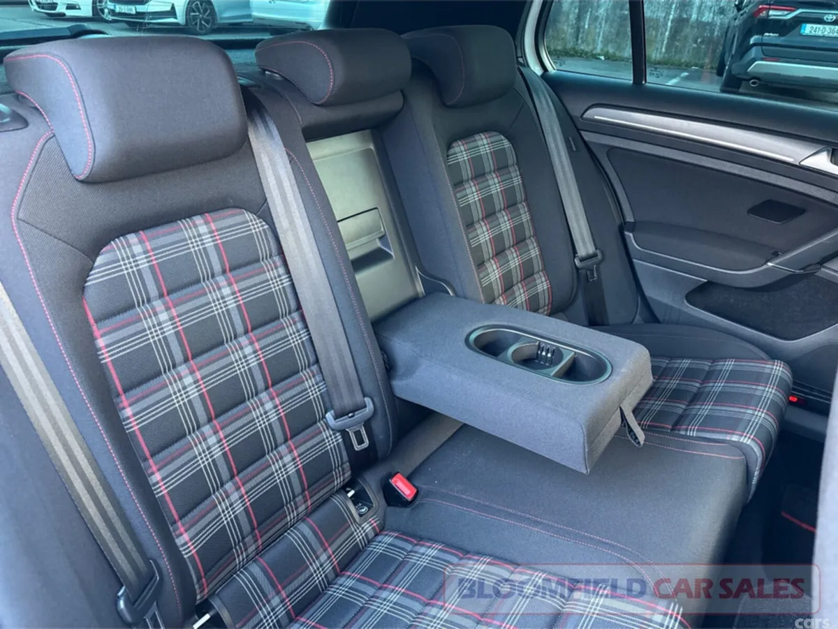 Volkswagen Golf Hatchback, Petrol, 2017, White