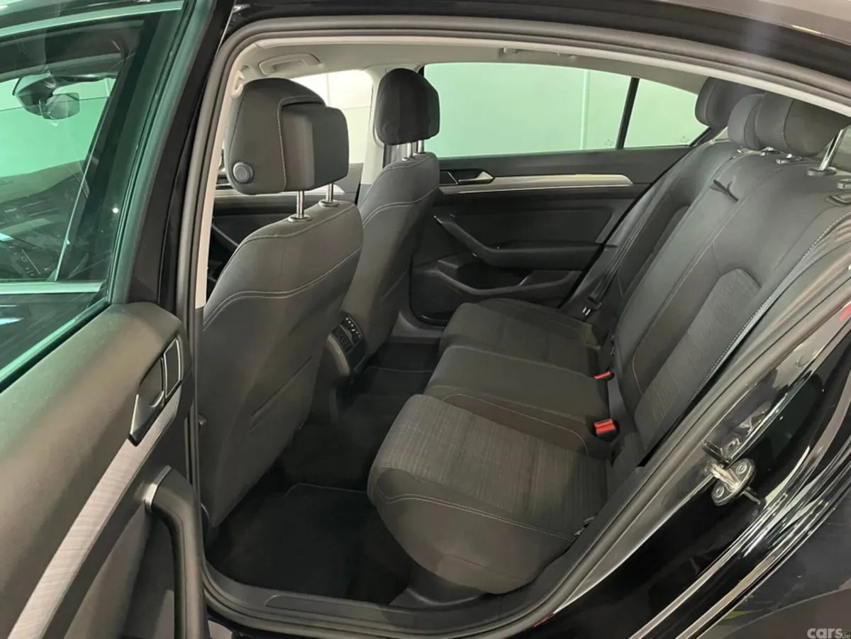 Volkswagen Passat Saloon, Diesel, 2020, Black