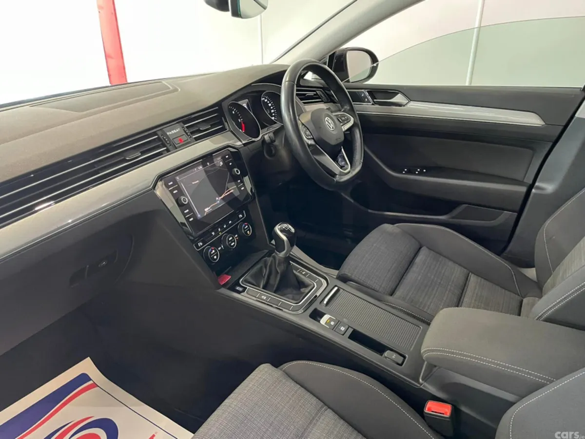 Volkswagen Passat Saloon, Diesel, 2020, Black