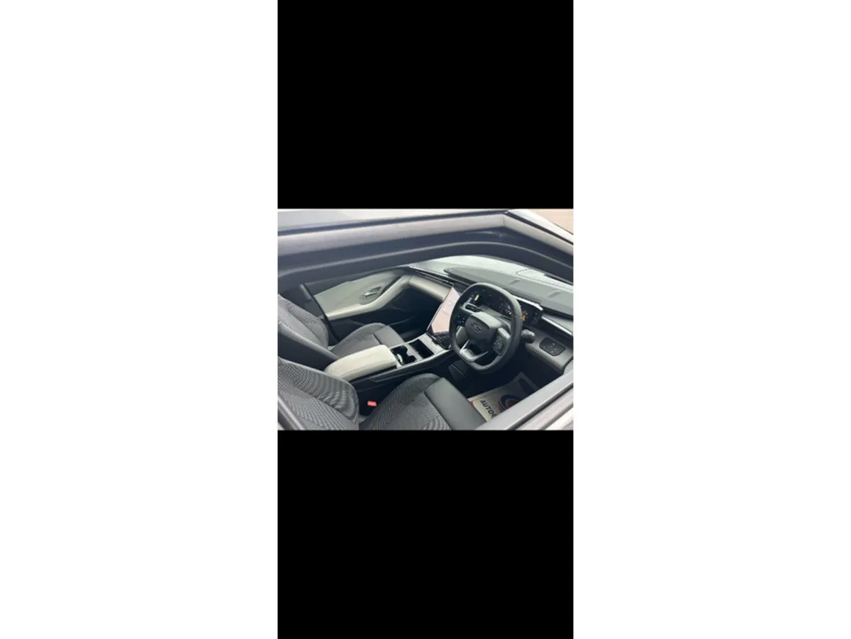 Ford Explorer MPV, Electric, 2026, Grey