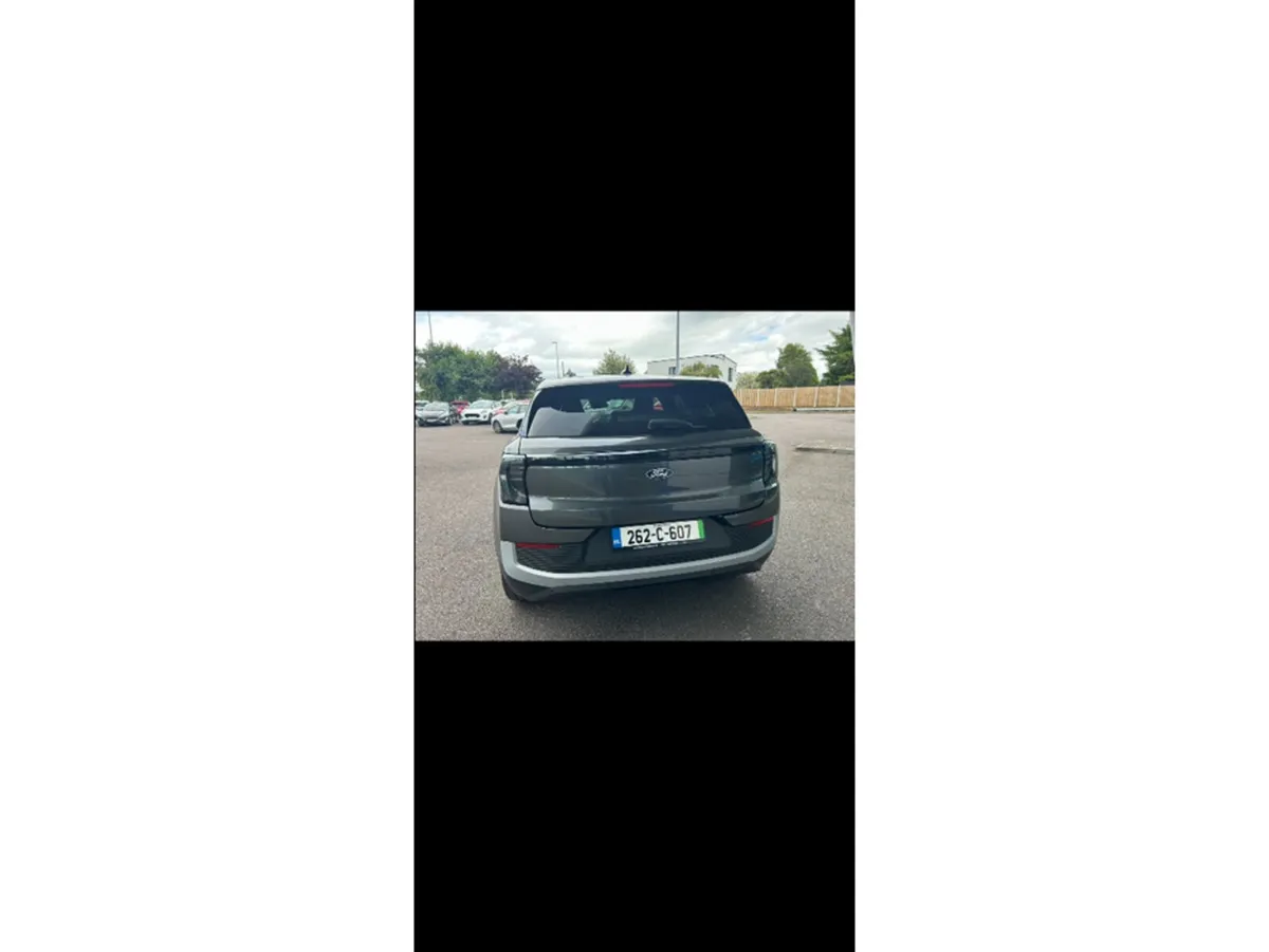 Ford Explorer MPV, Electric, 2026, Grey