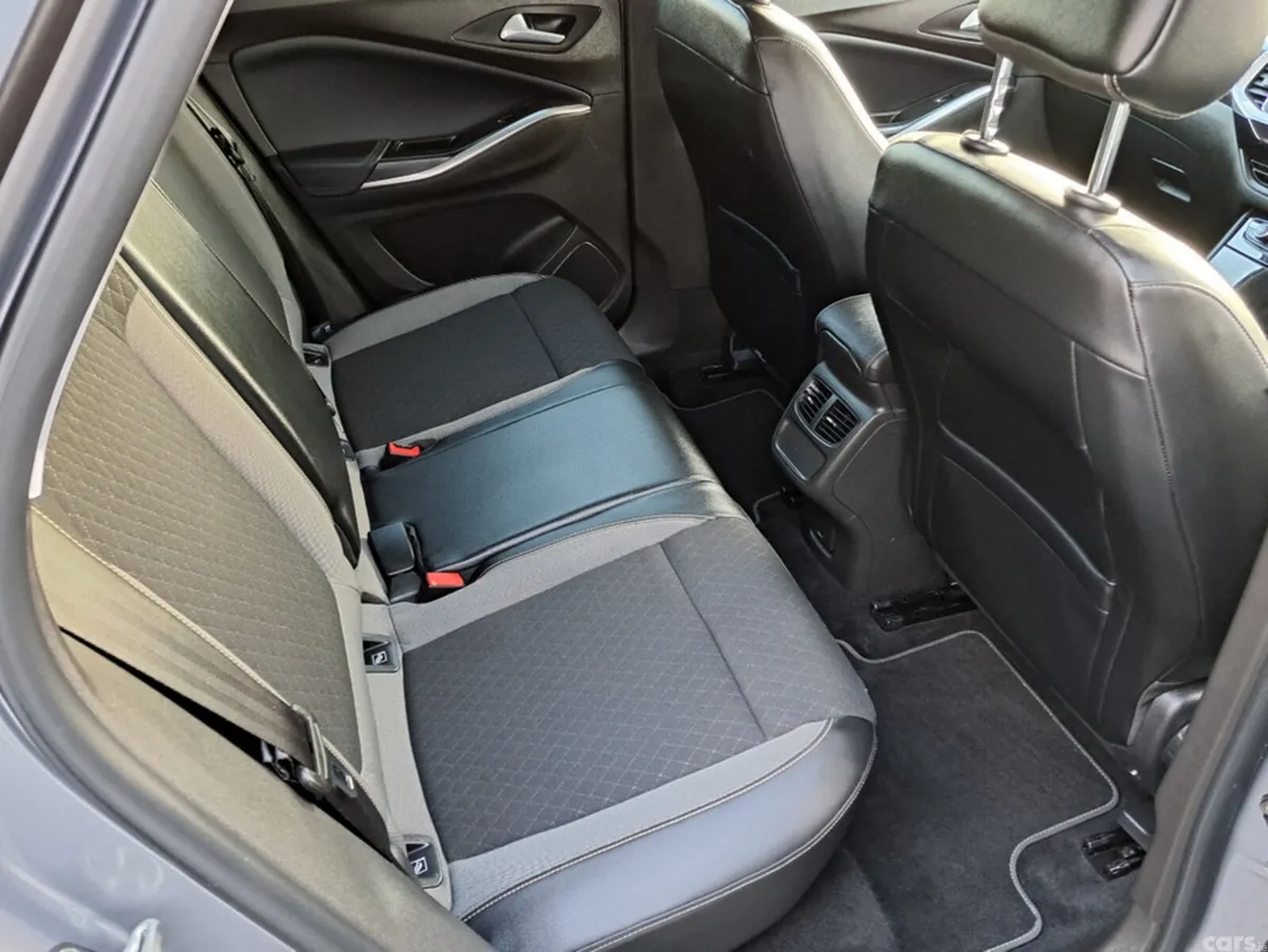 Opel Grandland SUV, Diesel, 2023, Grey