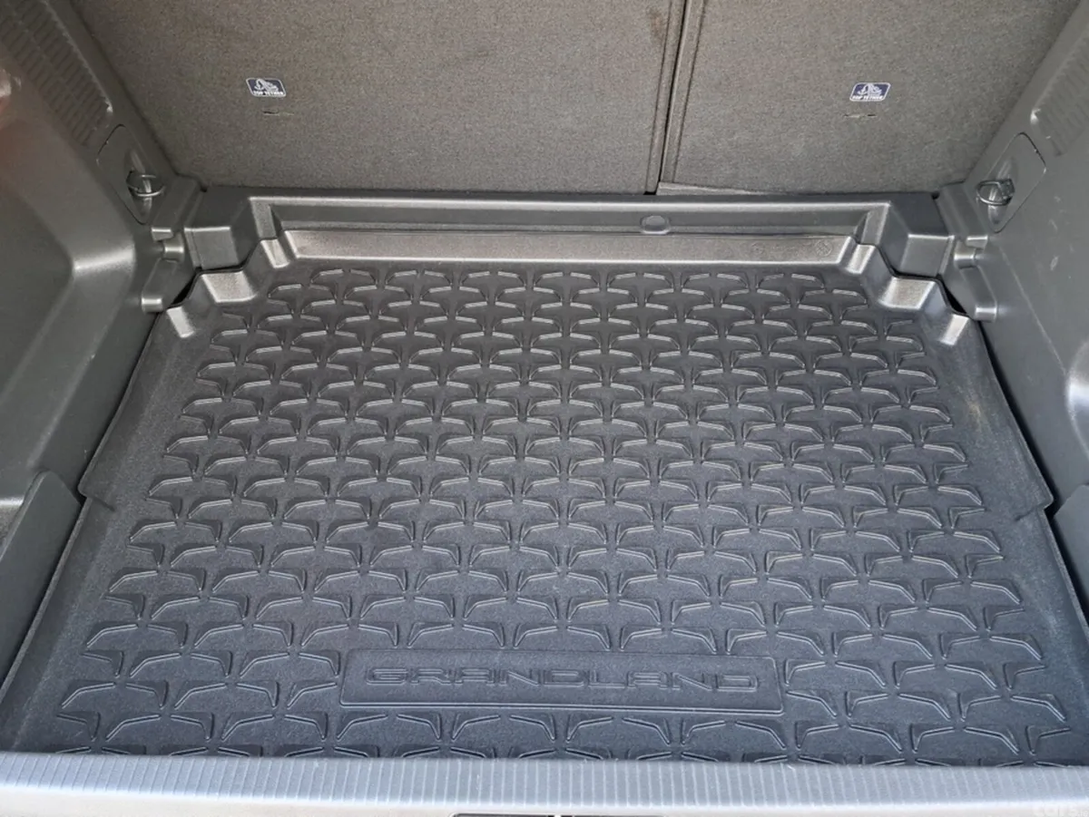 Opel Grandland SUV, Diesel, 2023, Grey