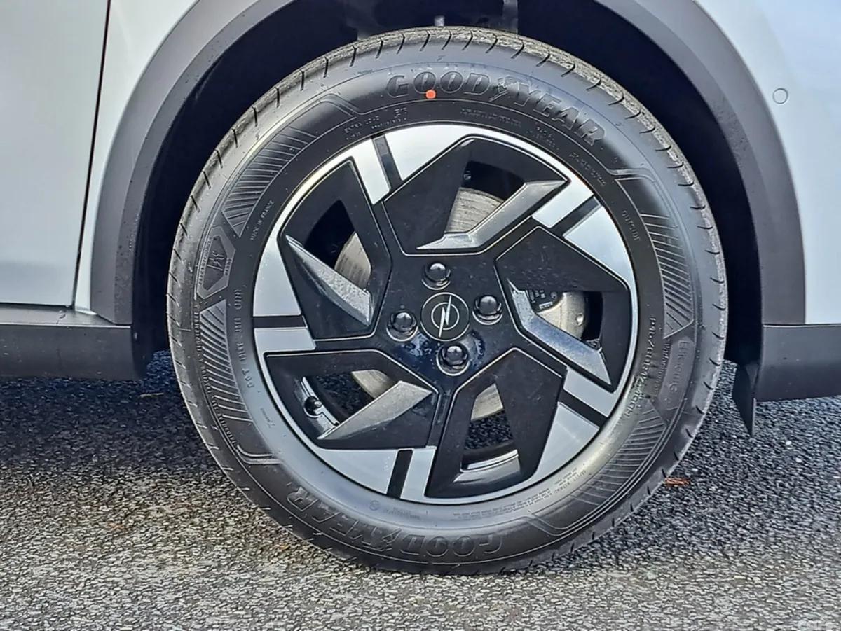 Opel Frontera SUV, Electric, 2027, Silver
