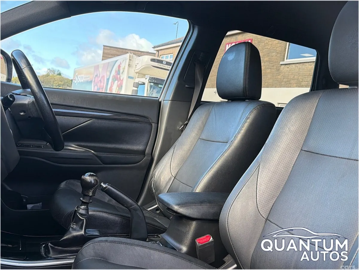 Mitsubishi Outlander SUV, Diesel, 2019, Grey