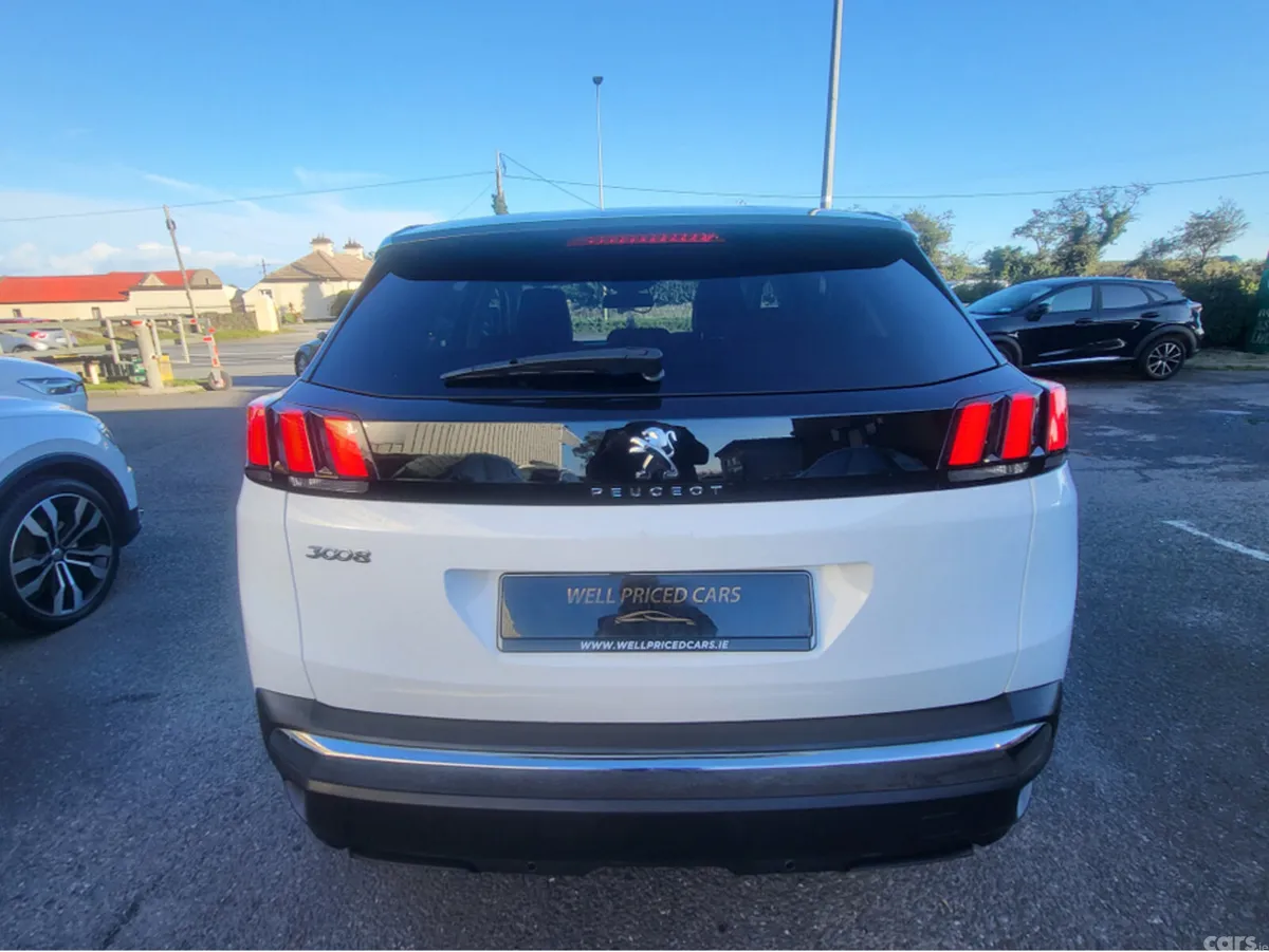 Peugeot 3008 Hatchback, Petrol, 2017, White