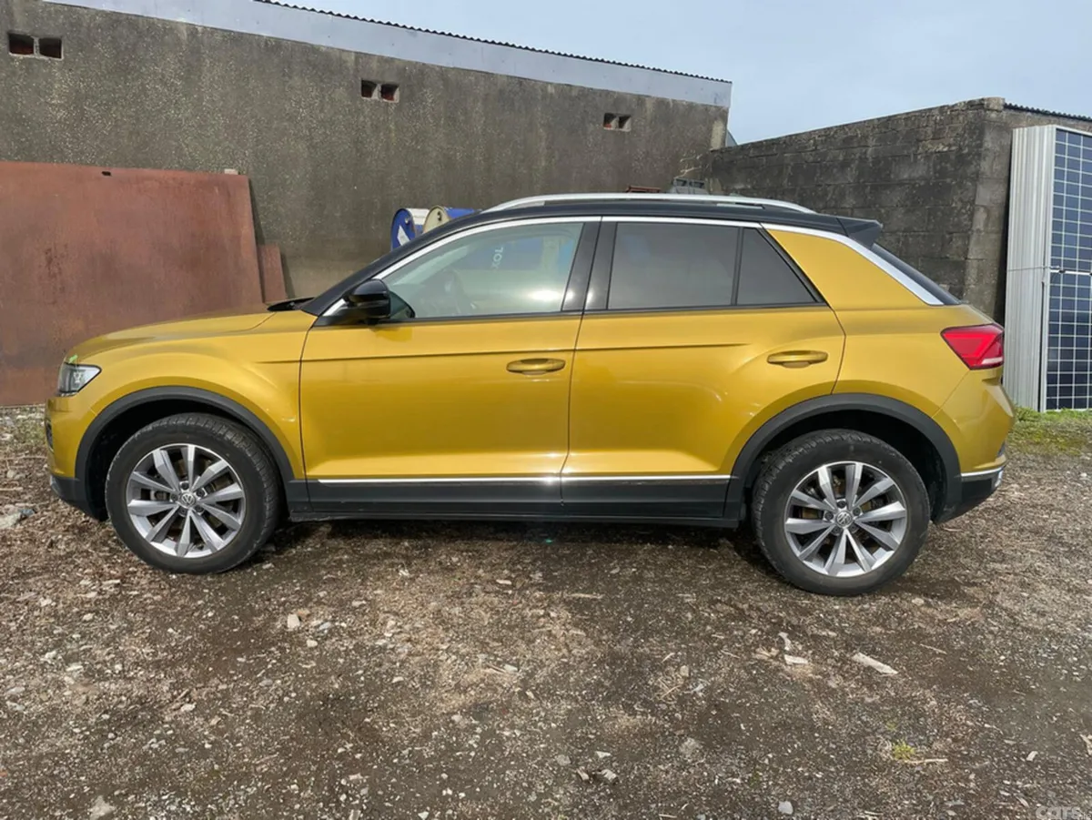 Volkswagen T-Roc Hatchback, Diesel, 2020, Gold