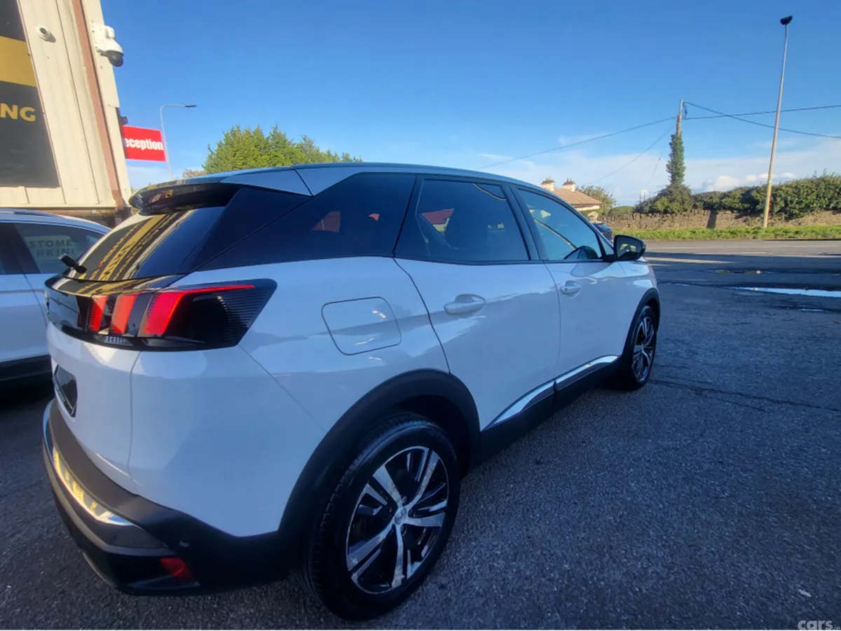 Peugeot 3008 Hatchback, Petrol, 2017, White