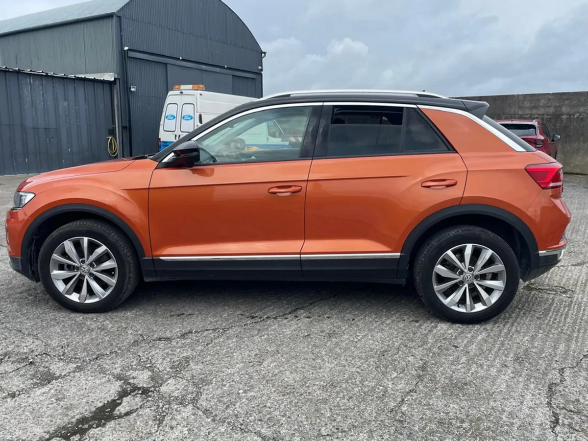 Volkswagen T-Roc SUV, Diesel, 2021, Orange